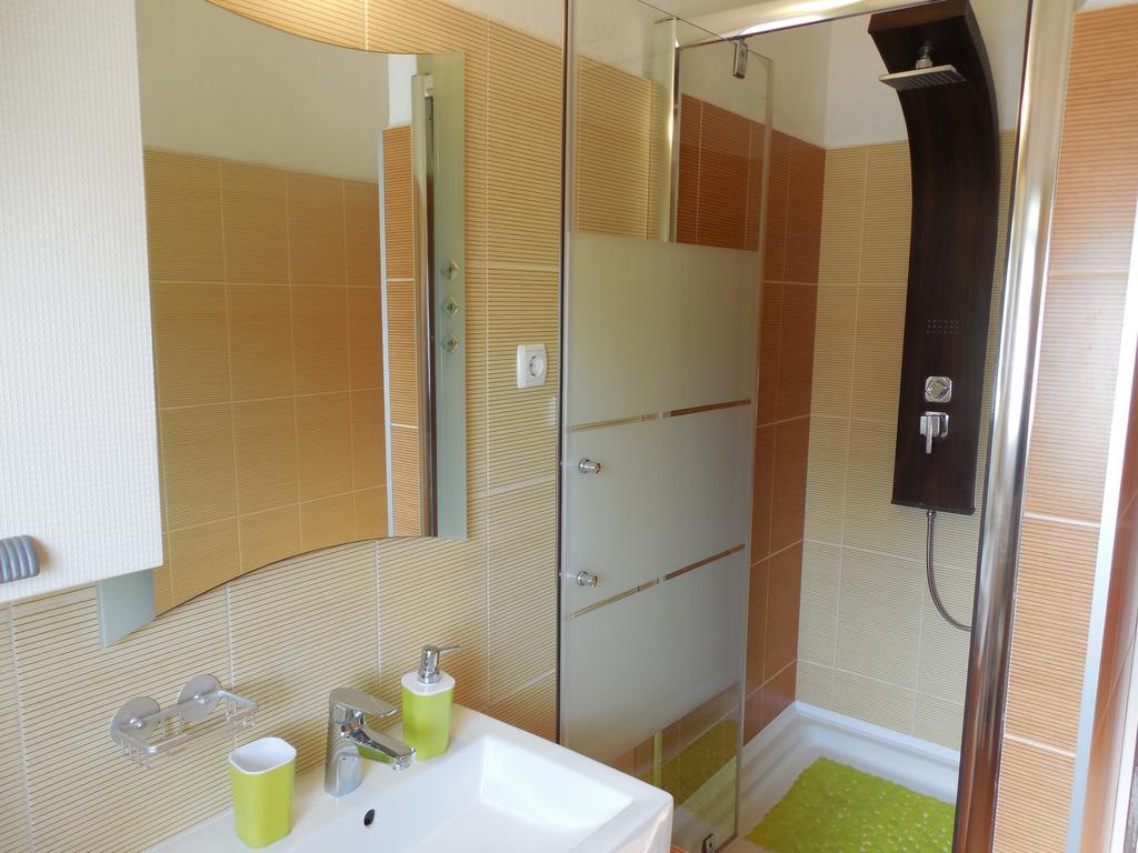 Orange Bamboo Suite Split Bagian luar foto