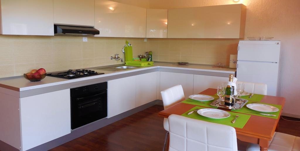 Orange Bamboo Suite Split Bagian luar foto