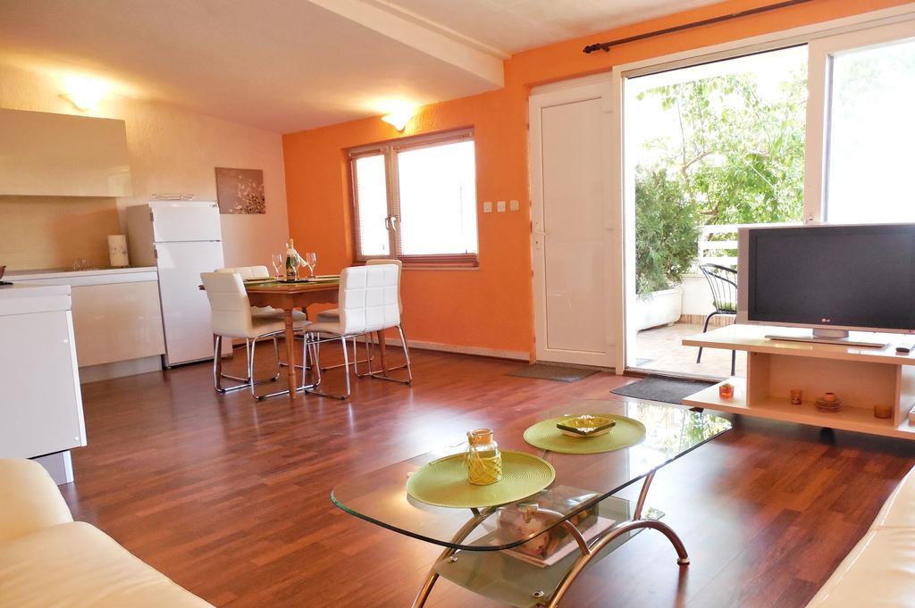 Orange Bamboo Suite Split Bagian luar foto