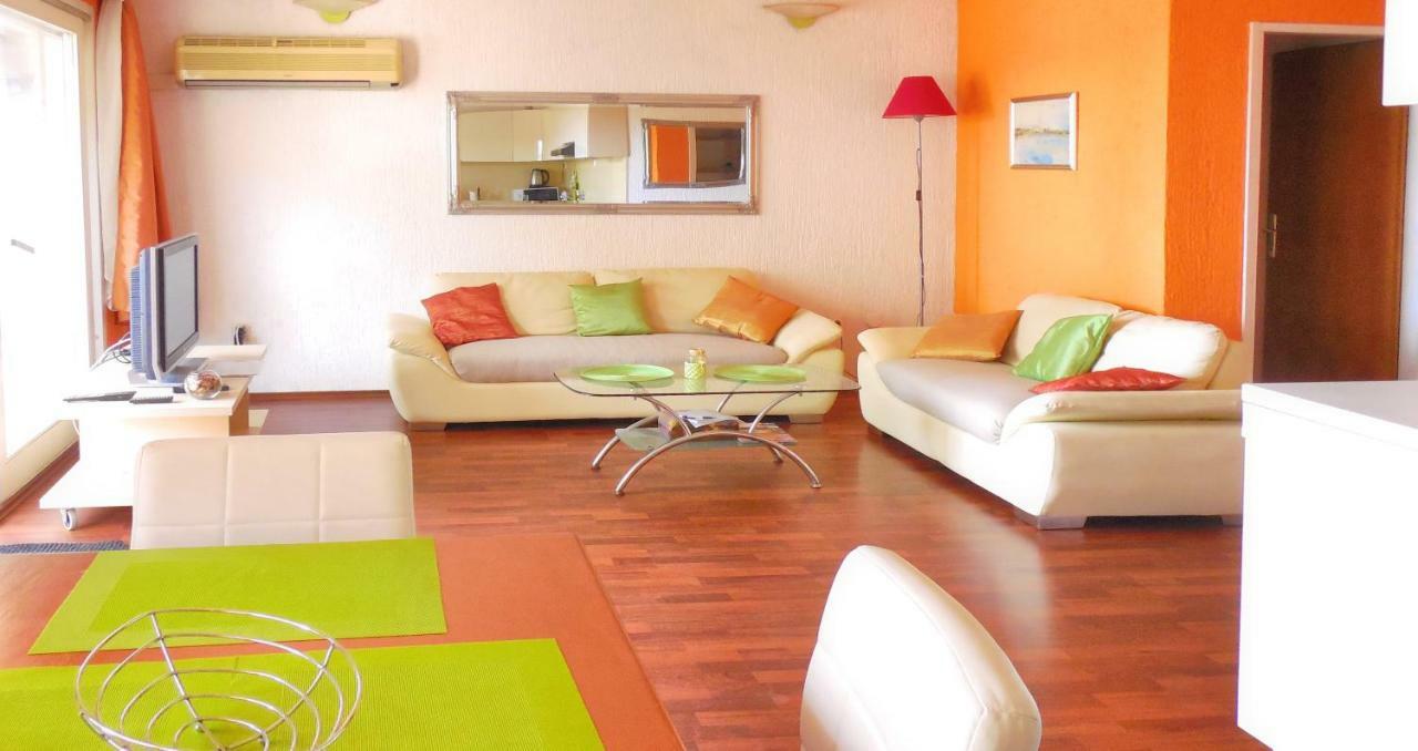 Orange Bamboo Suite Split Bagian luar foto