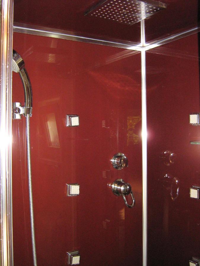 Orange Bamboo Suite Split Bagian luar foto